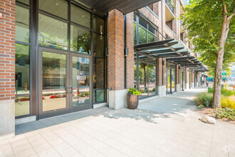 Building Photo - STRIKING Air Conditioned Loft Over Elliot Bay