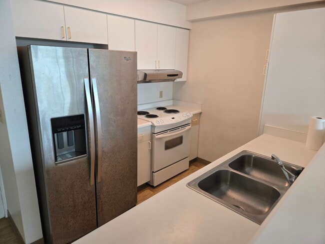 Building Photo - Breathtaking mountain view, 1 bdrm, 1 bath...