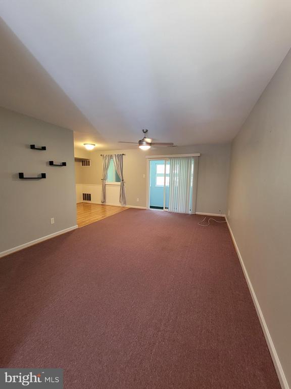 Building Photo - 411 N Stiles Ave