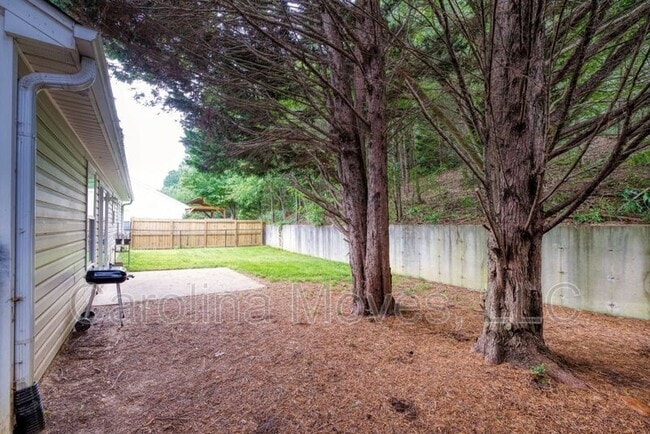 Building Photo - 406 Crescentwood Ct