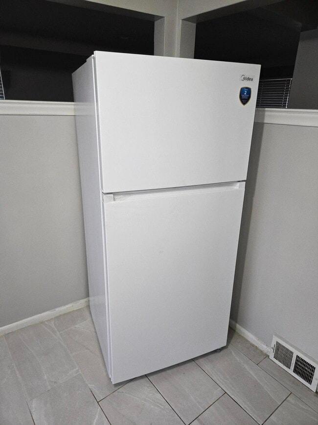 Building Photo - 27294 W Pleasant Ridge Dr