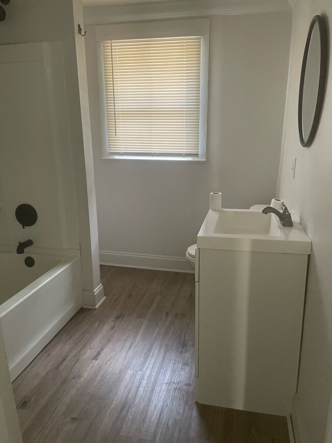 Building Photo - 1115 Alfred St