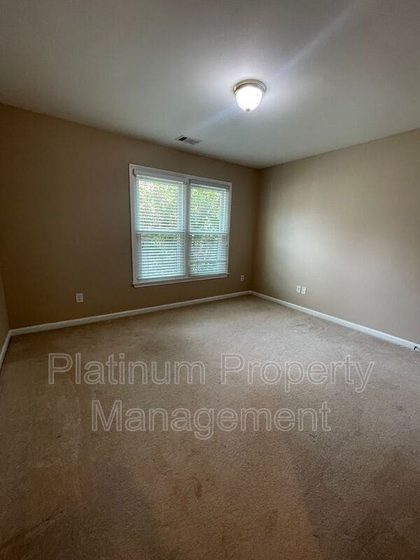 Building Photo - 4916 Durley Ln SE