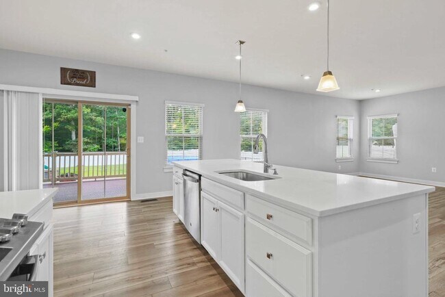 Building Photo - 3903 Emory Ridge Rd