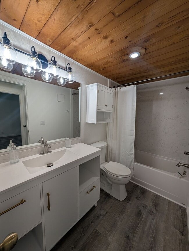 Building Photo - New 4 Bedroom 2.5 Bathroom House