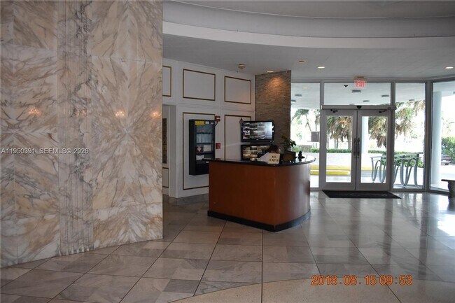 Building Photo - 5255 Collins Ave