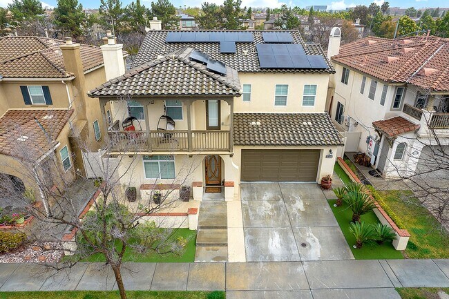Building Photo - Beautiful executive home in the Eastlake-C...
