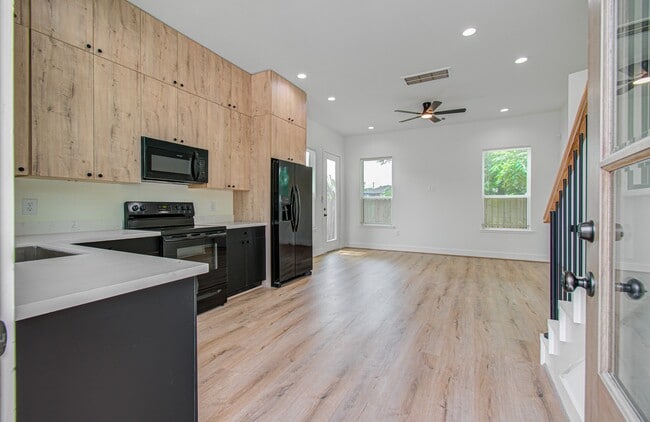 Building Photo - 1308 Tarley St