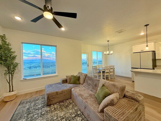 Building Photo - 2722 Blue Dawn Ln