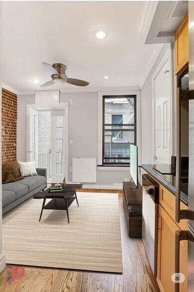 Primary Photo - 439 W 50th St