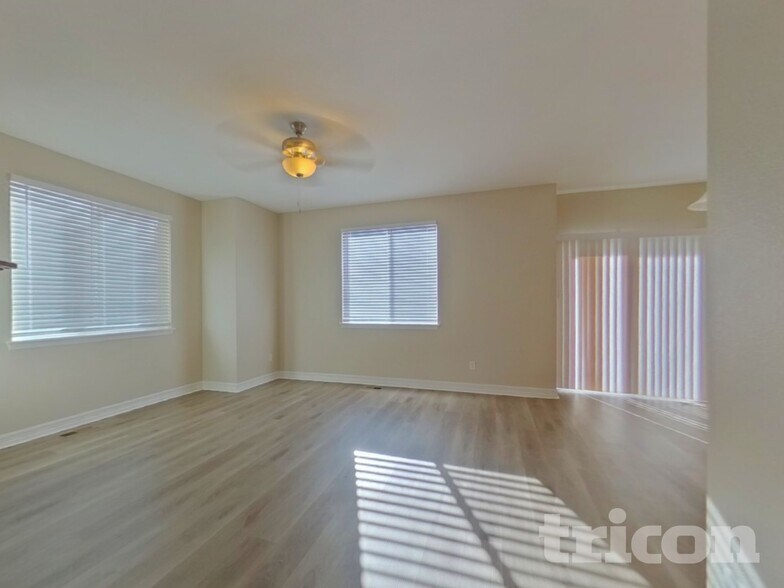 Building Photo - 12742 E 106th Ave