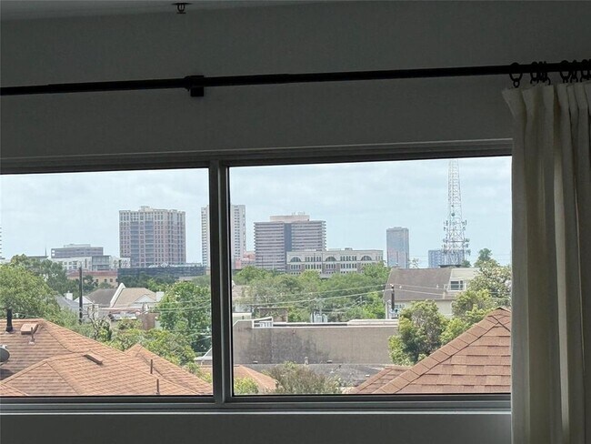 Building Photo - 3311 Yupon St