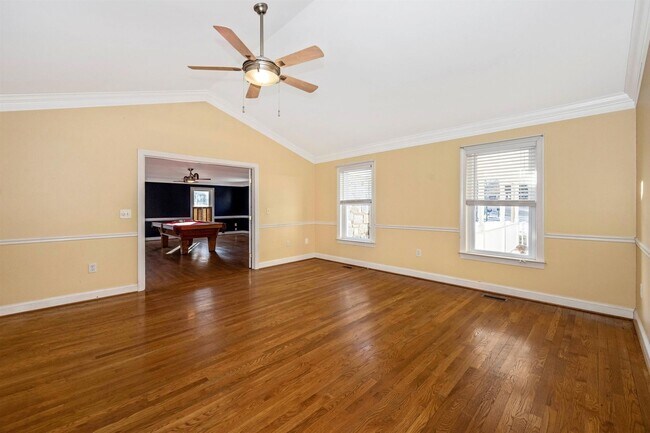 Building Photo - WELLER ESTATES