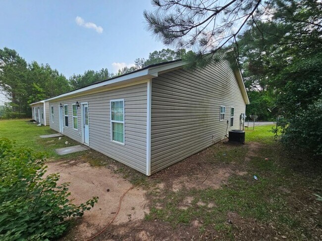 Building Photo - 3096 Mobley Bridge Rd
