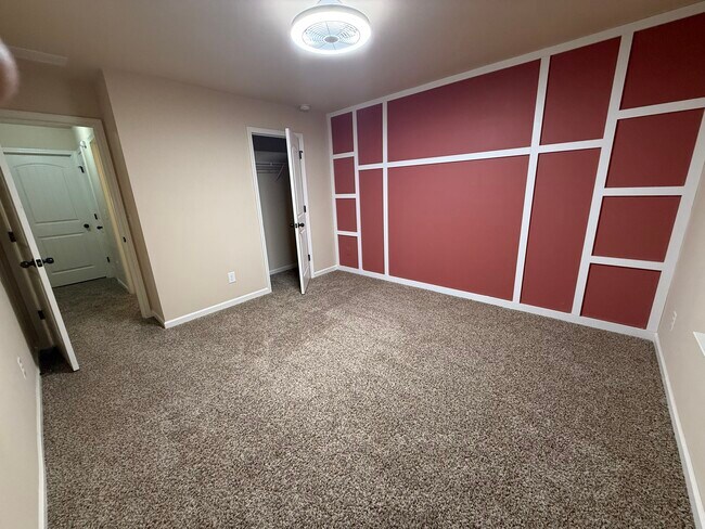 Building Photo - 2056 Tweed Dr