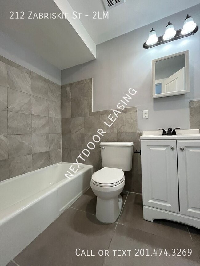 Building Photo - 212 Zabriskie St