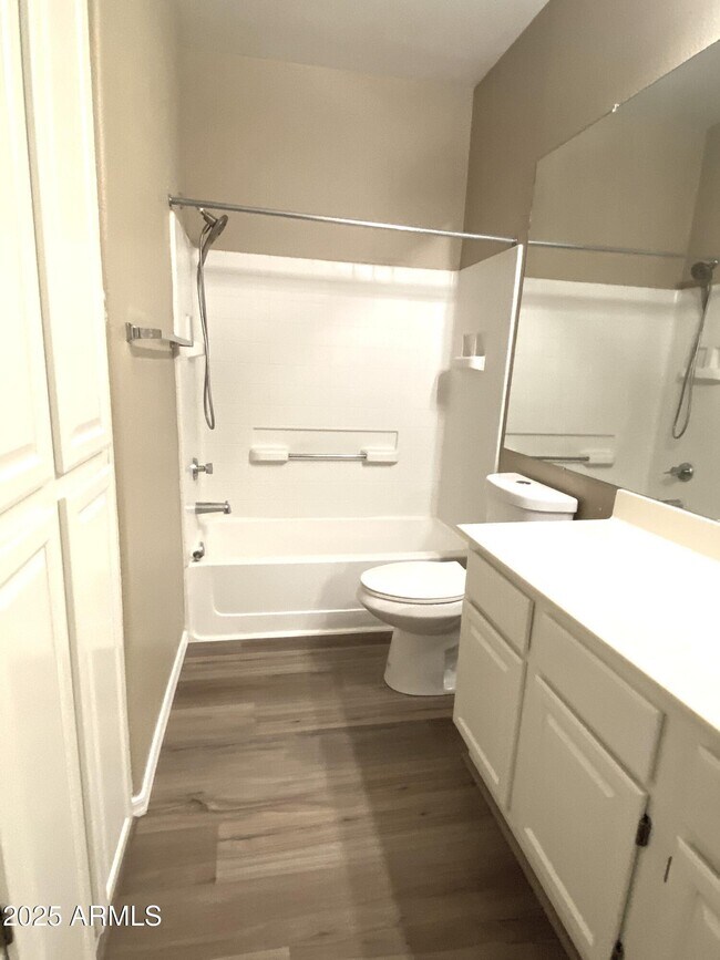 Building Photo - 11375 E Sahuaro Dr