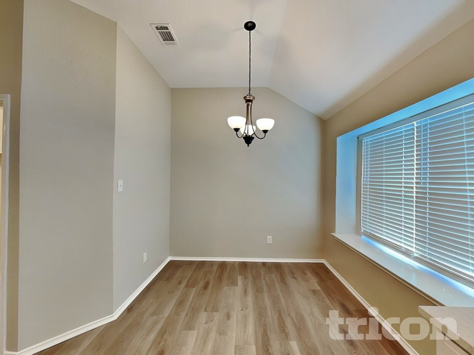 Building Photo - 112 Clover Leaf Ln