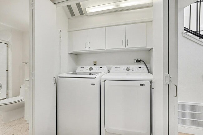 Building Photo - 29 Starview Dr