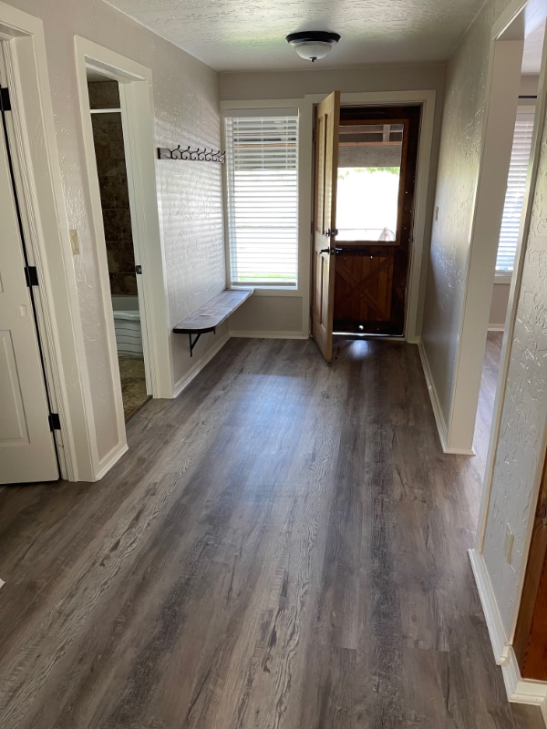 Building Photo - 951 S Rimrock Rd