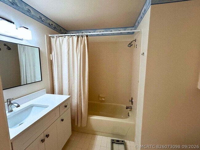 Building Photo - 10058 Laurelwood Pl