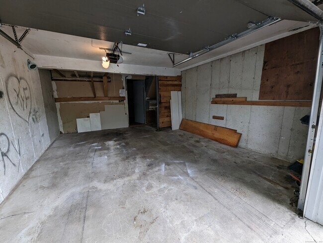 Building Photo - 10 Scuppo Rd