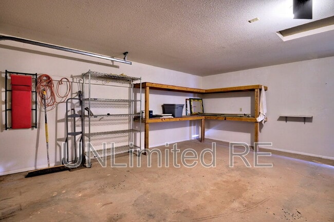 Building Photo - 37339 Buckskin Cir