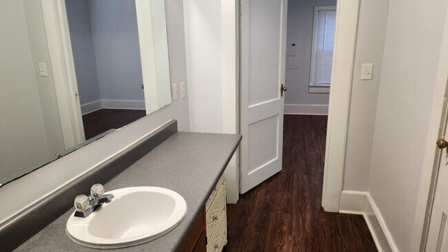 Building Photo - 214 Cross Roads Dr