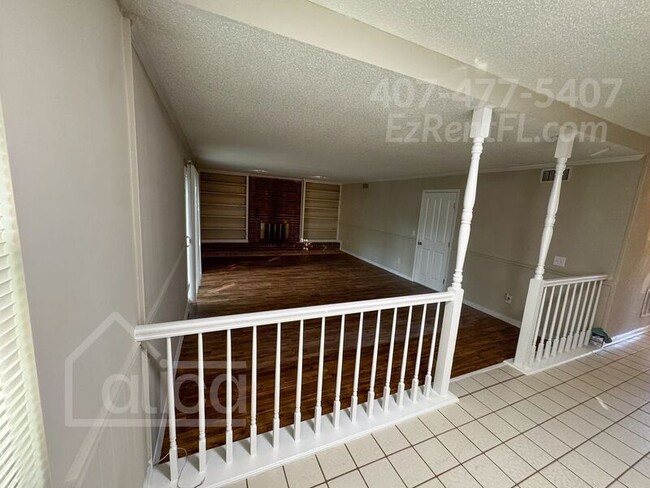 Building Photo - 2496 Bentridge Ct