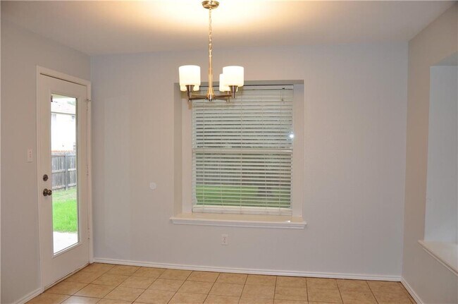 Building Photo - 1118 Pine Portage Loop