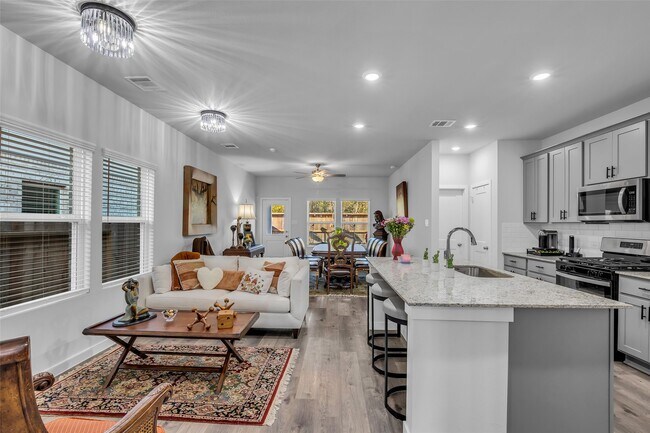 Building Photo - 7866 Alset Dr