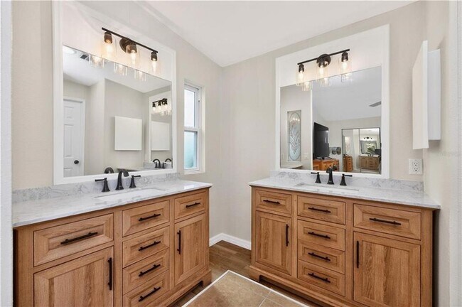 Building Photo - 6115 Shearwater Dr