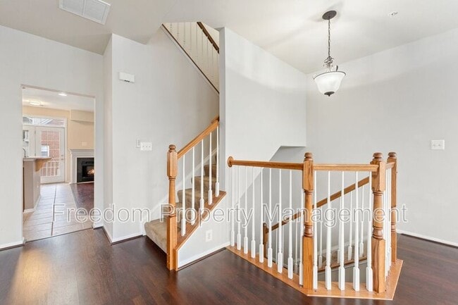 Building Photo - 9530 Walker Way