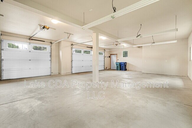 Building Photo - 3270 N Waterwood Ln