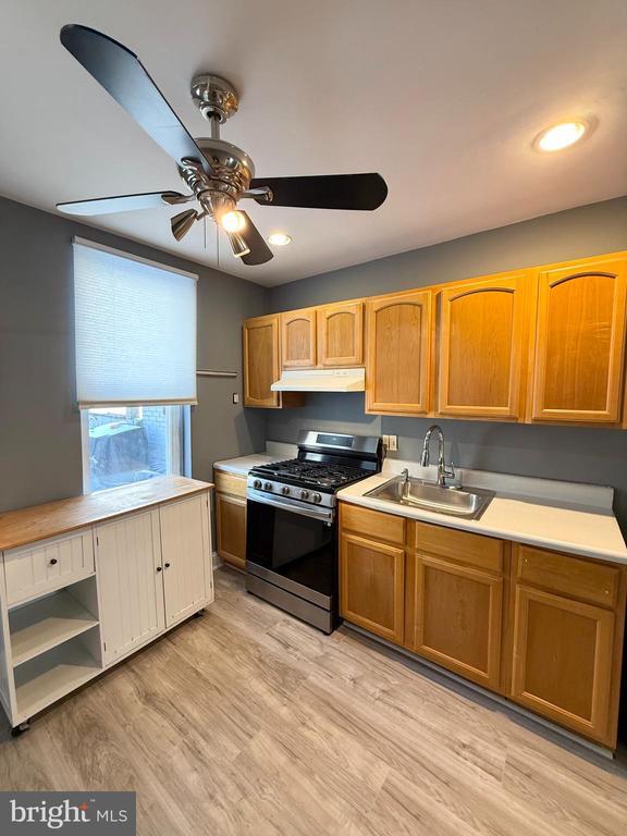 Building Photo - 2525 S Mole St