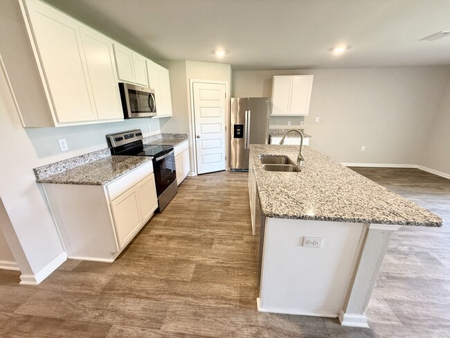 Building Photo - 23354 Shadowridge Dr