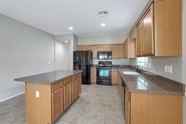 Building Photo - 14903 W Georgia Dr
