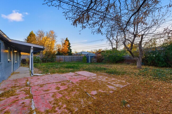 Building Photo - Beautiful 3-Bedroom, 2 Bath Home With Grea...