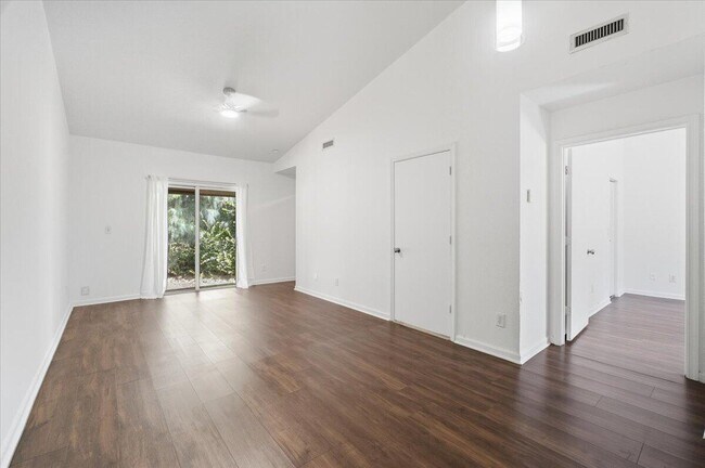 Building Photo - 6107 Garden Ct