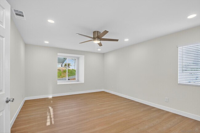 Building Photo - 4060 Rosarita Dr