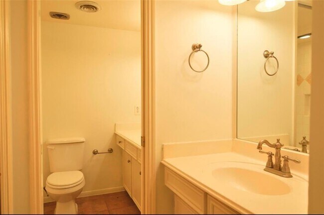 Building Photo - 6483 Bayou Glen Rd