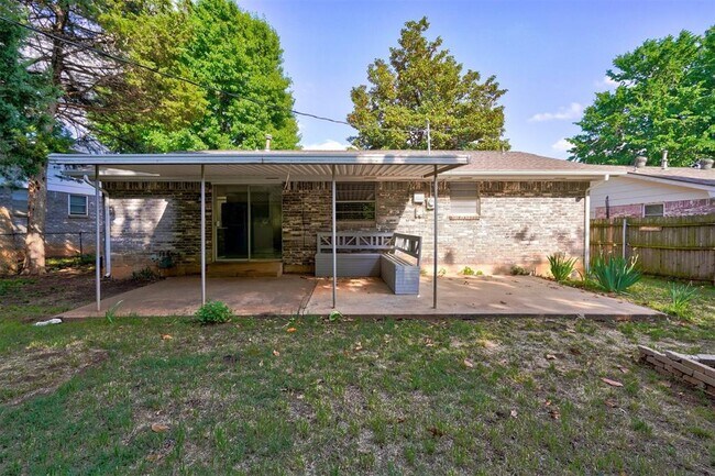 Building Photo - 503 Meadow Lake Dr