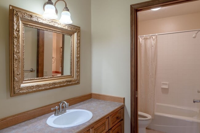 Building Photo - Spacious 2 Bedroom Condo plus Loft on a Beautiful Cul-de-Sac off of Kagy