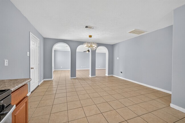 Building Photo - 12007 Green Bluff Ct