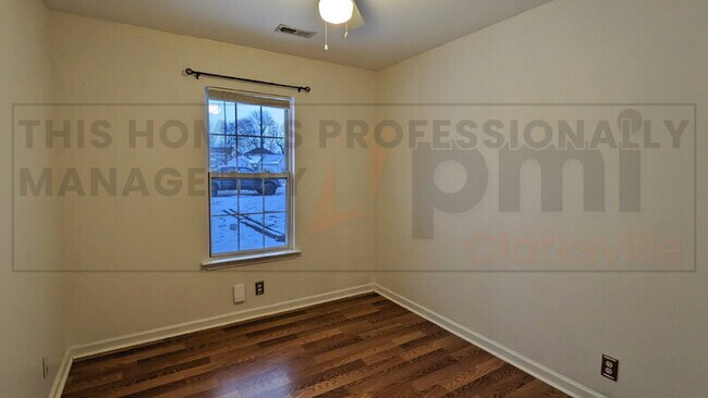 Building Photo - 1042 Waterford Cir
