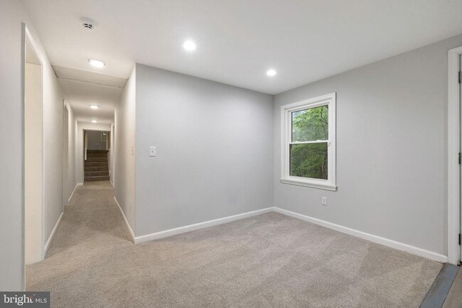 Building Photo - 247 Marsden Hts Rd