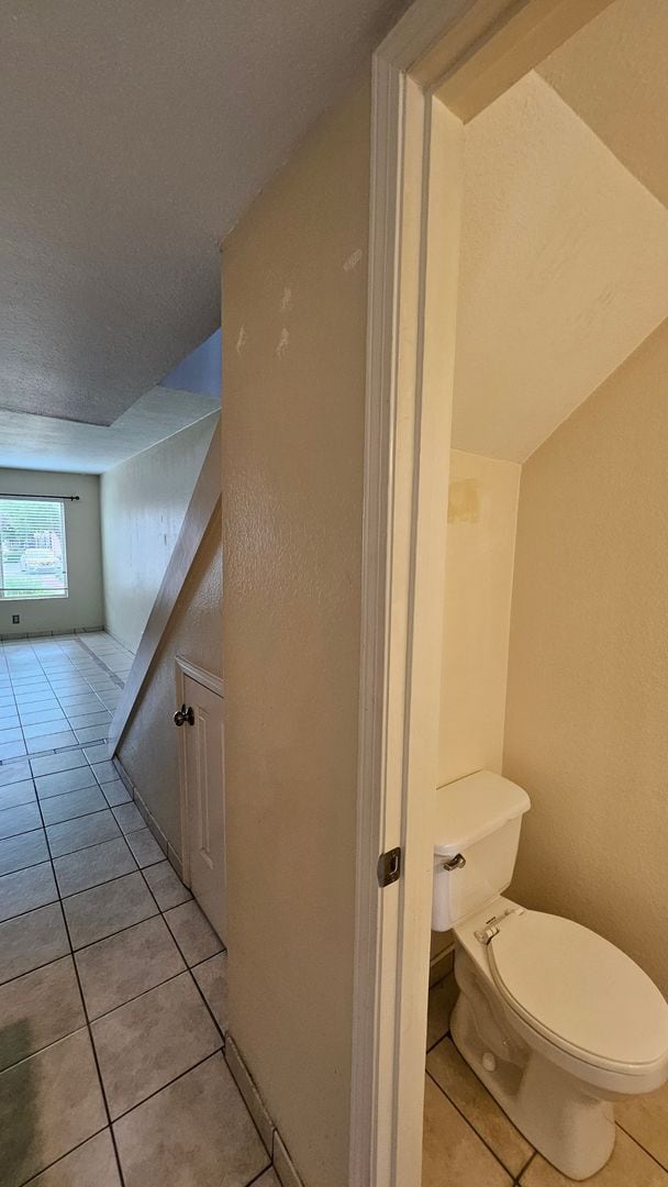 Building Photo - Cute condo for rent, 2 bedrooms, 2.5 bath