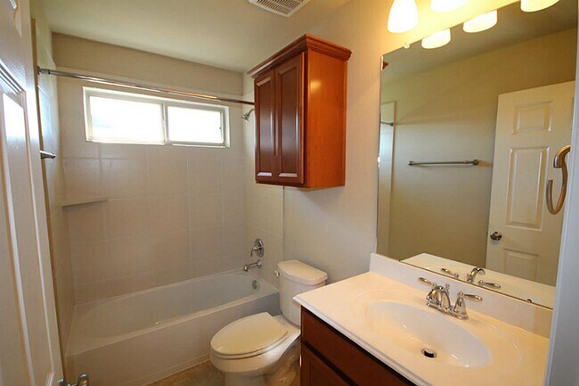 Building Photo - 9103 Arvada Bay Ct