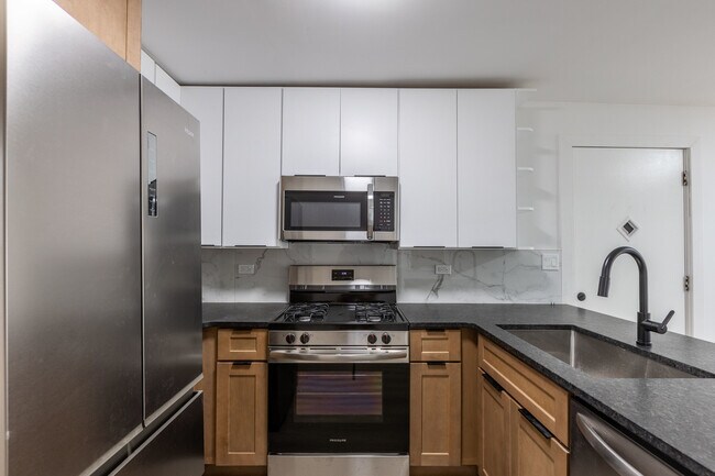 Building Photo - 1841 N Kedzie Ave