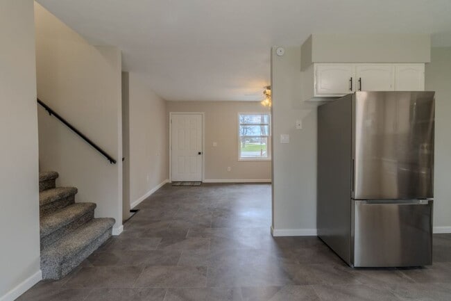 Building Photo - Bright & Updated 4-Bedroom Home Close to Everything